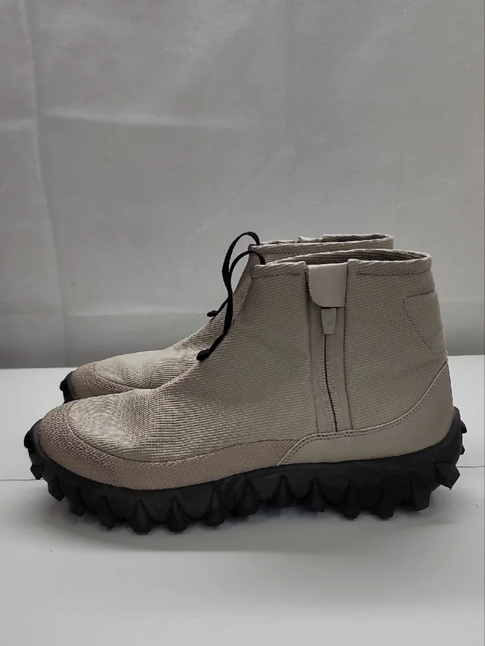 Salomon Snowclog Mid boots 8.5